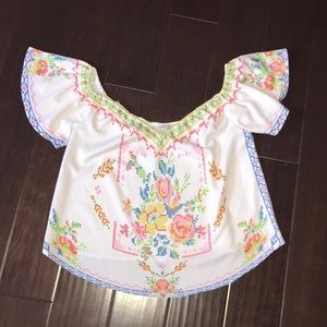 Beautiful off the shoulder top size M